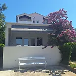 Leonarda Apartment *