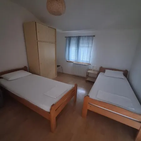 Leonarda Appartement *