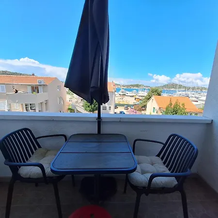 Leonarda Apartmán Murter