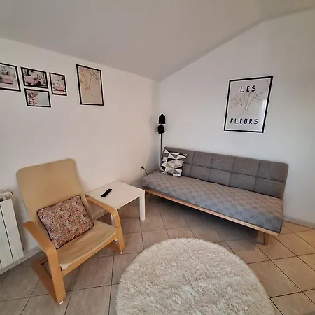 Leonarda Apartment Murter