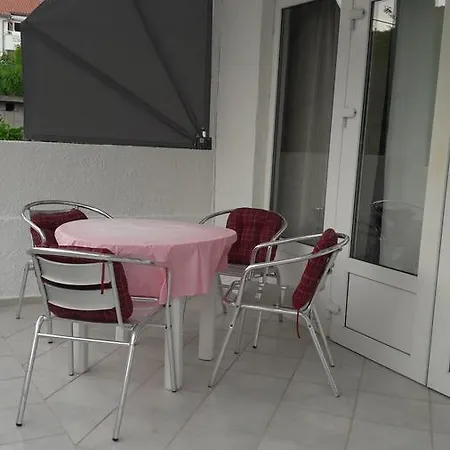 Leonarda Apartment *