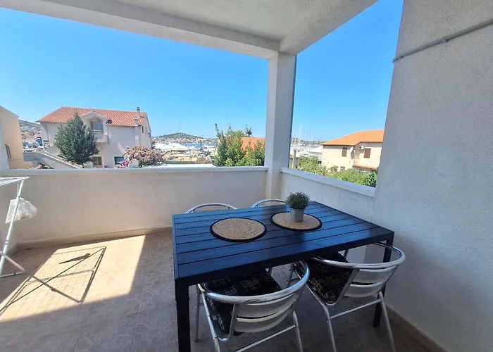 Apartman Leonarda Murter